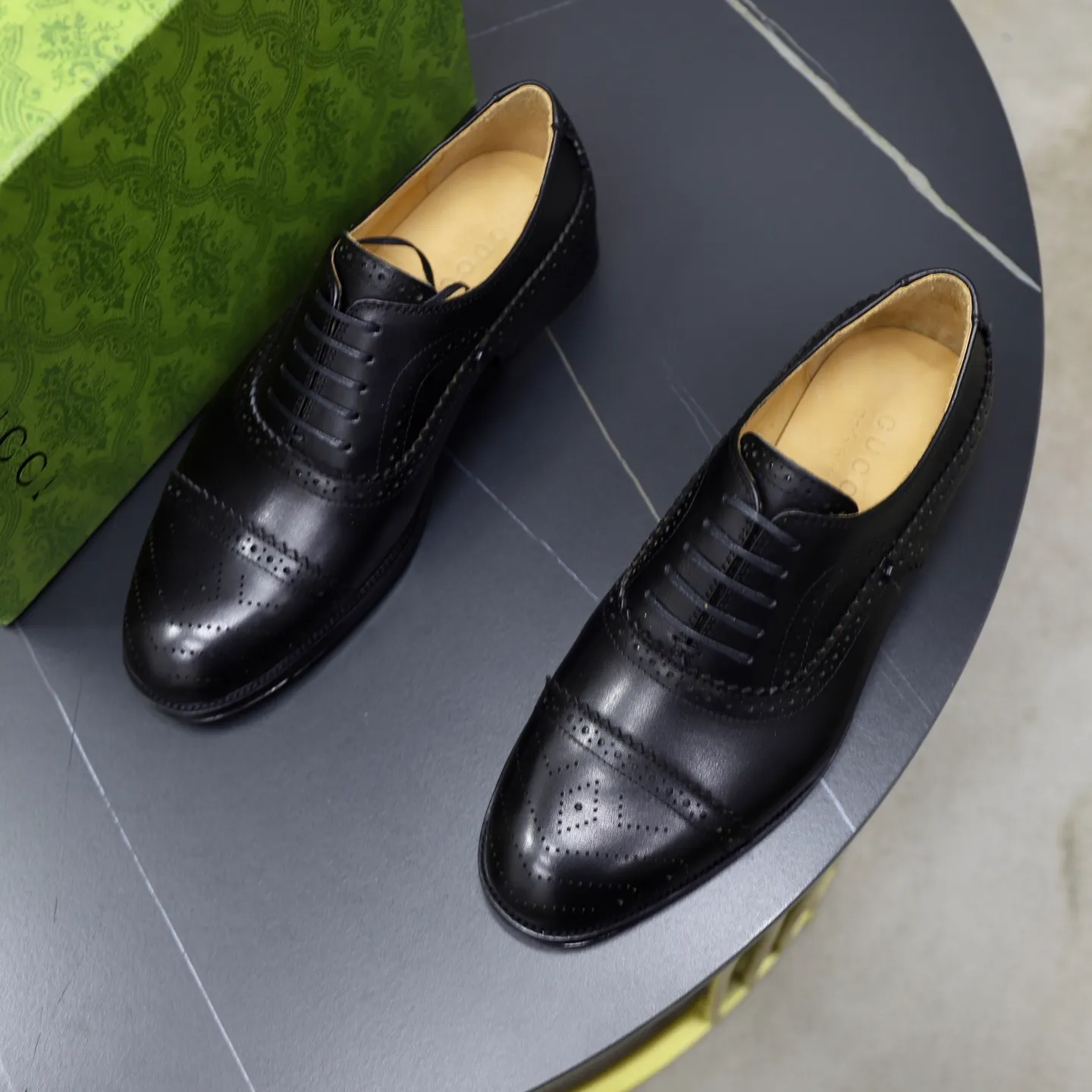 Men's shoes 💰660💰🙅‍♂️🙅‍♂️🙅‍♂️Niuli Brand: Gucci GuCCI Standard code: Men's code 39-44 (45 can be customized) Grade: Same style as the official website Original quality Material: Original cowhide surface Comfortable cowhide lining Original outsole Style category: Men's fashionable casual leather shoes Distinguished big-name luxury elements, top luxury Color: actual picture color